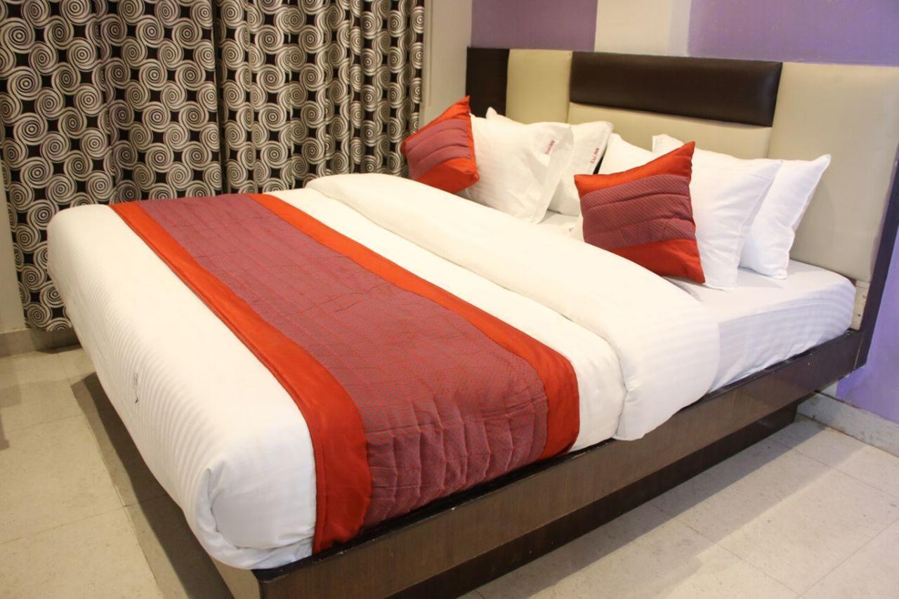 Hotel Snow White Inn Ню Делхи Екстериор снимка