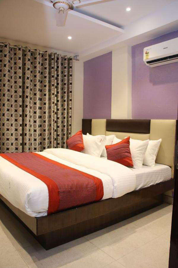 Hotel Snow White Inn Ню Делхи Екстериор снимка